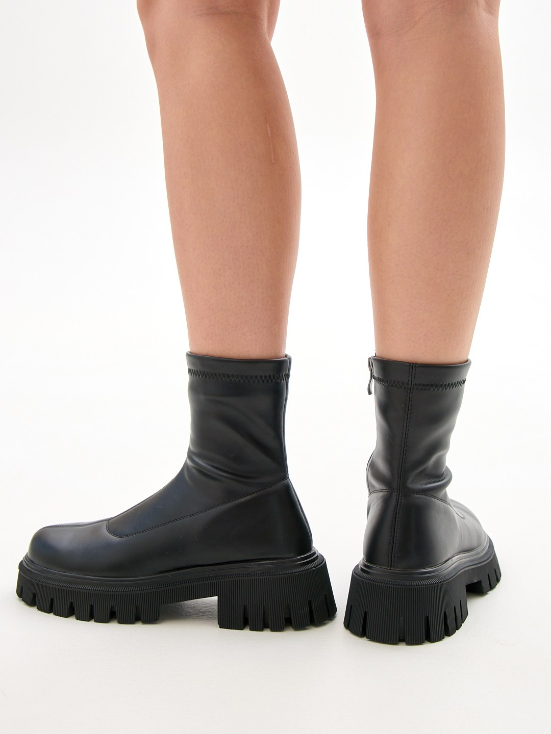 Обувь. Профессиональная фотосъёмка для маркетплейсов. Краснодар. Александр Москаленко