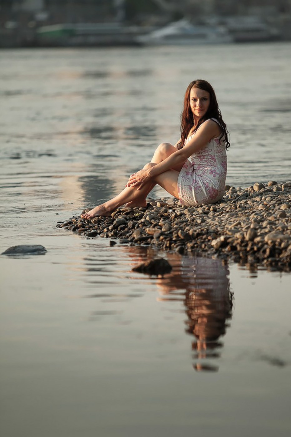 женская фотосессия для сайта знакомств социальных сетей в Красноярске фотосессия для девушки фотограф Красноярск идея образ примеры фото позы для фотосессии женский бизнес портрет лучший фотограф Красноярск фотосессия ИИ промт для фотосессии нейросеть красивые места локации для фотосессии в Красноярске цена заказать фотосессию фотостудия Красноярск 
