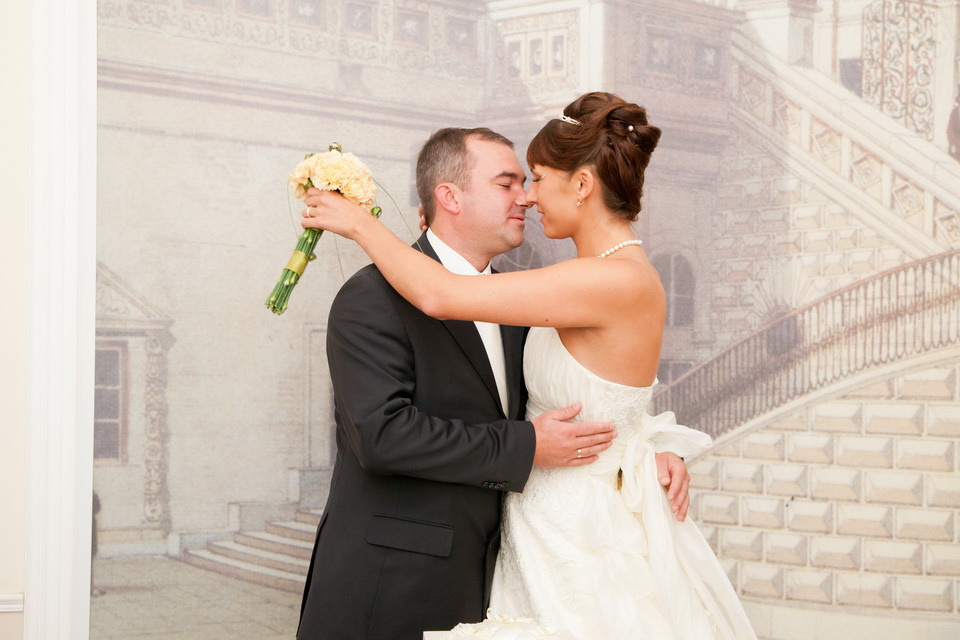 Свадебная прическа макияж. Парикмахер Художник модельер. Визажист — стилист