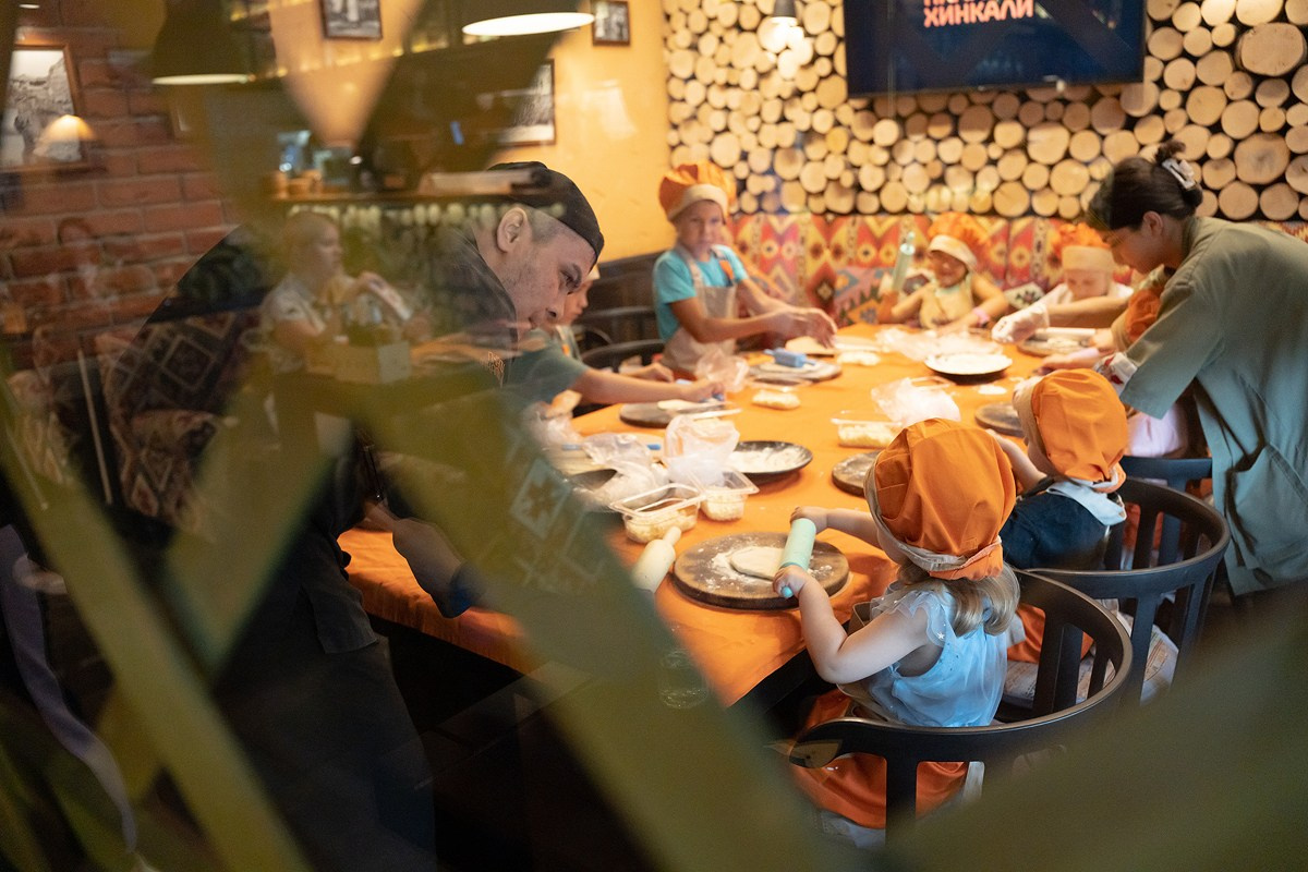 Кулинарный мастер-класс в «Пхали-Хинкали». Фотограф Мария Ковкова