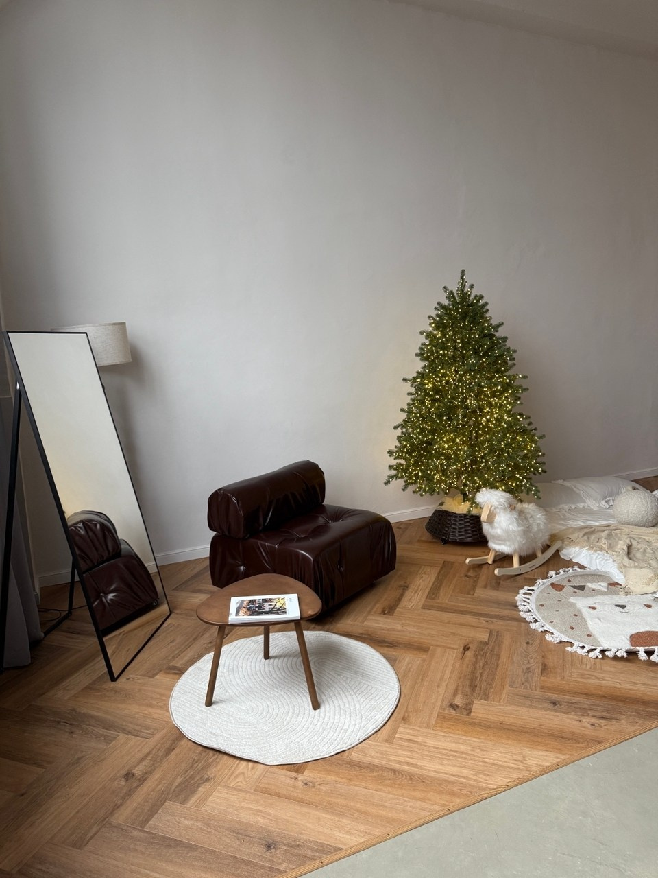 Новогодние декорации в зале AURA. AURA Фотостудия в Нижнем Новгороде