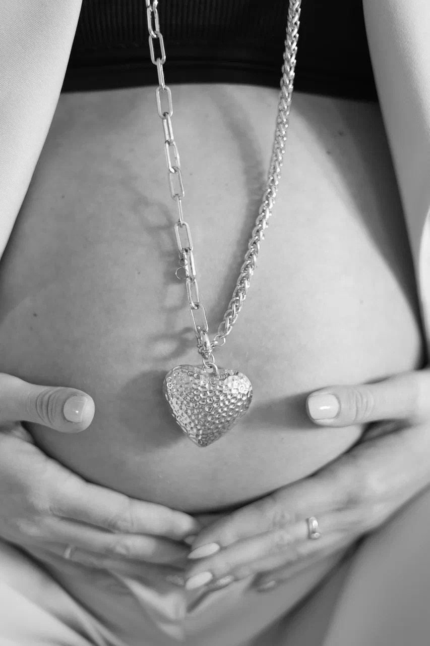 Фотосессия Нади в черном стиле. Фотограф ANNA GEREIHAN