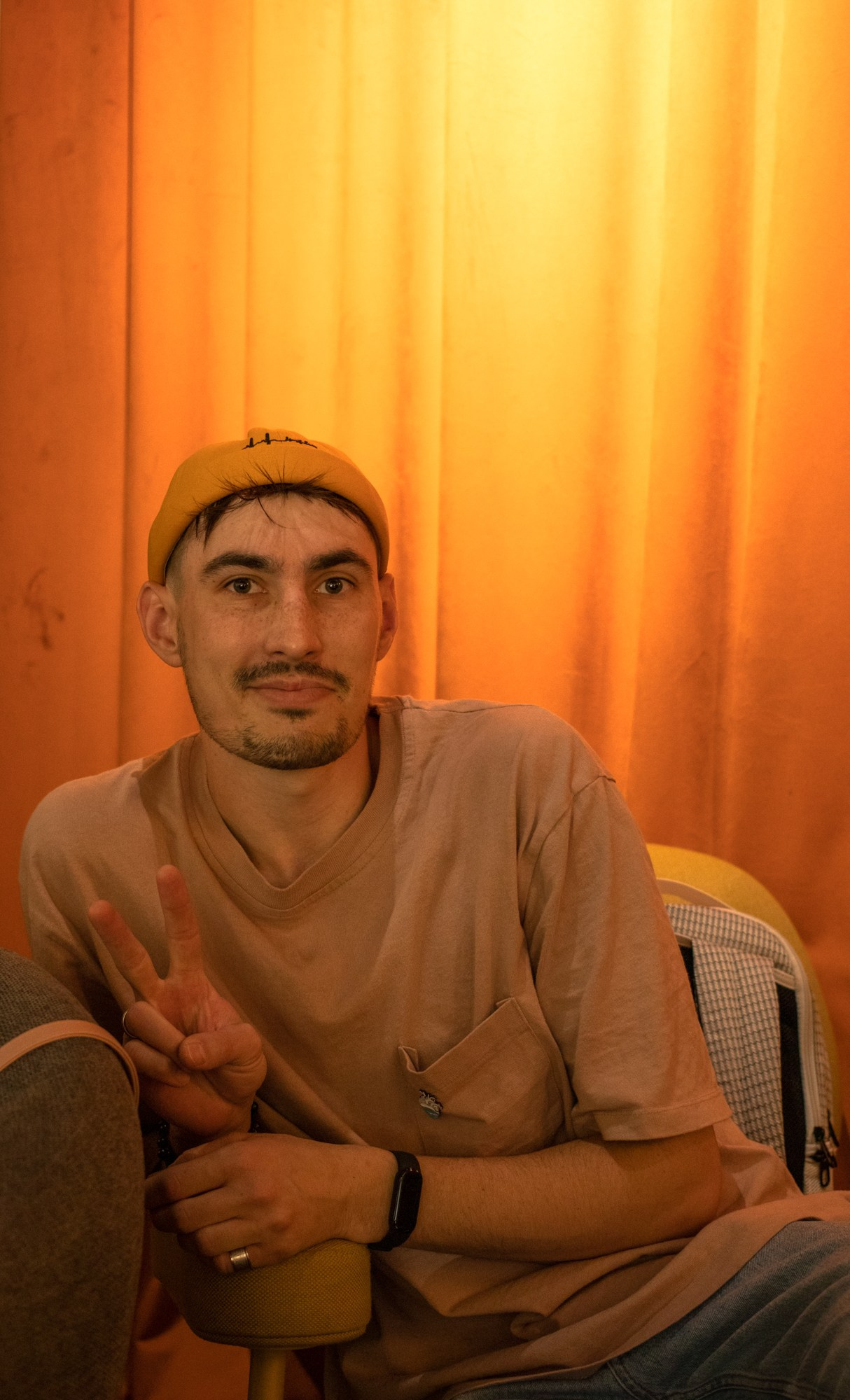 Встреча с основателем кофеен «Зацепи». Репортажный, промышленный и маркетплейс-фотограф Дмитрий Чернат