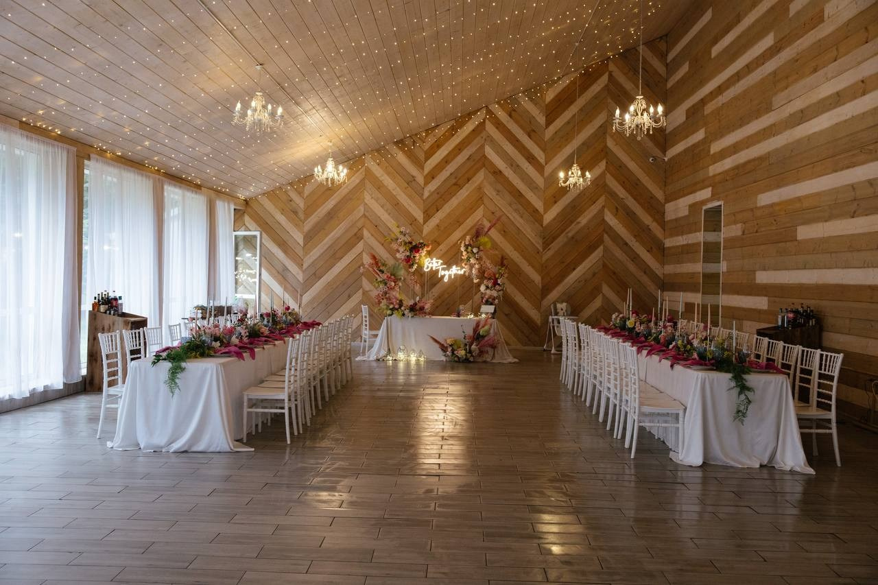 Винные оттенки. Подрядчики и друзья сети свадебных площадок House for wedding