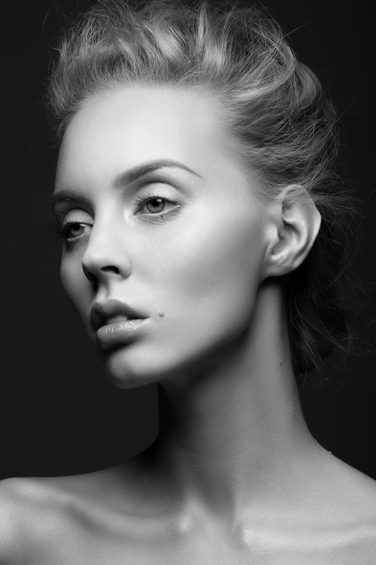 Рекламный фотограф в Москве, рекламная съемка и ретушь, студийная съемка для актерского портфолио, портретный фотограф Москва 