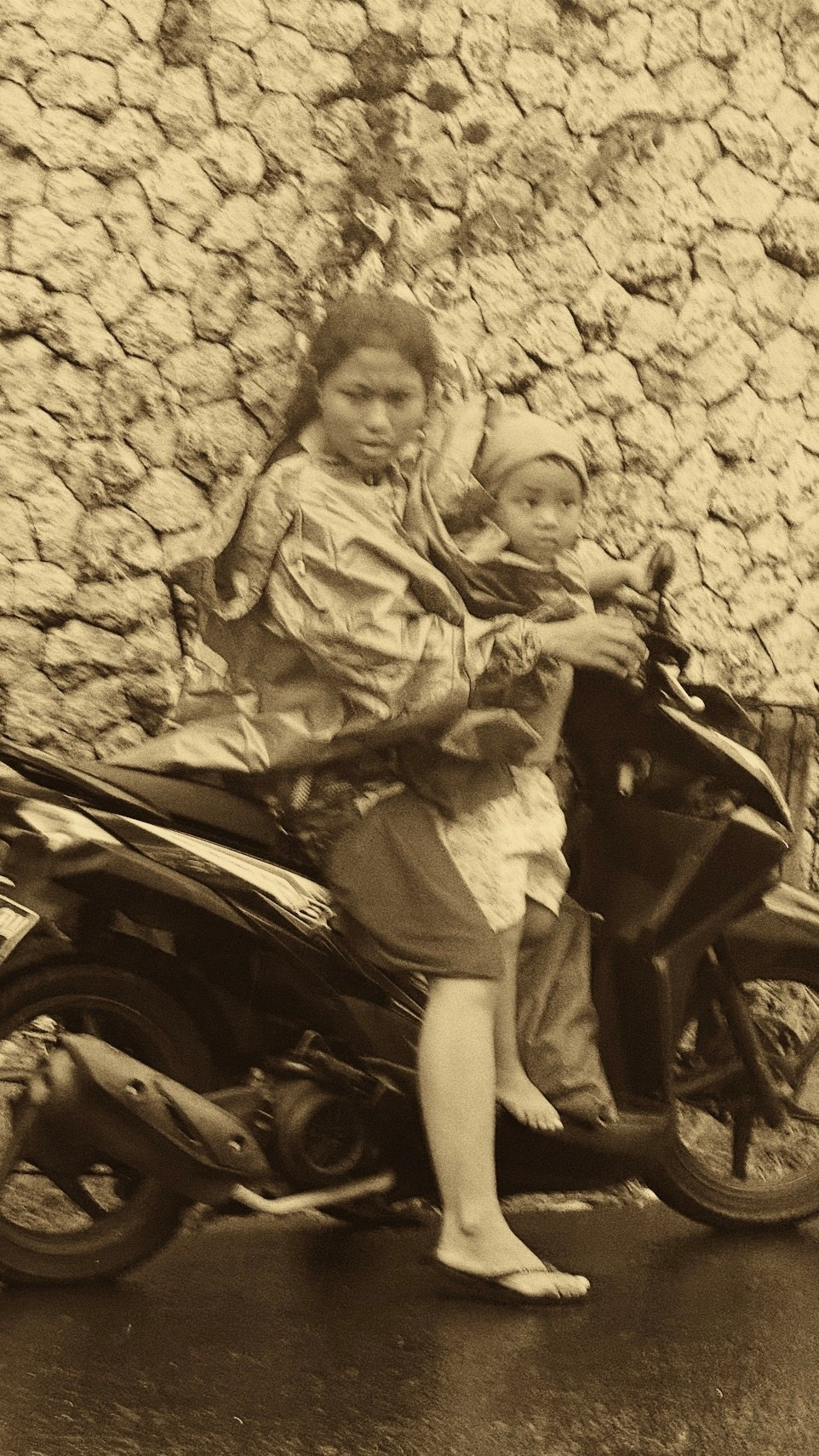 Who u are?. Carolinetru