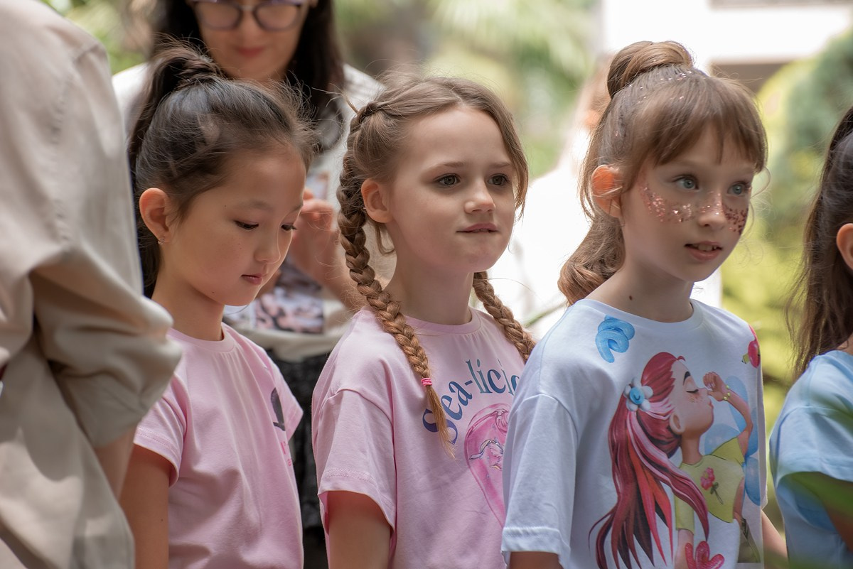 Парк Ривьера дефиле HAPPYkids. Семейный и коммерческий фотограф в Сочи Александр Бодунов