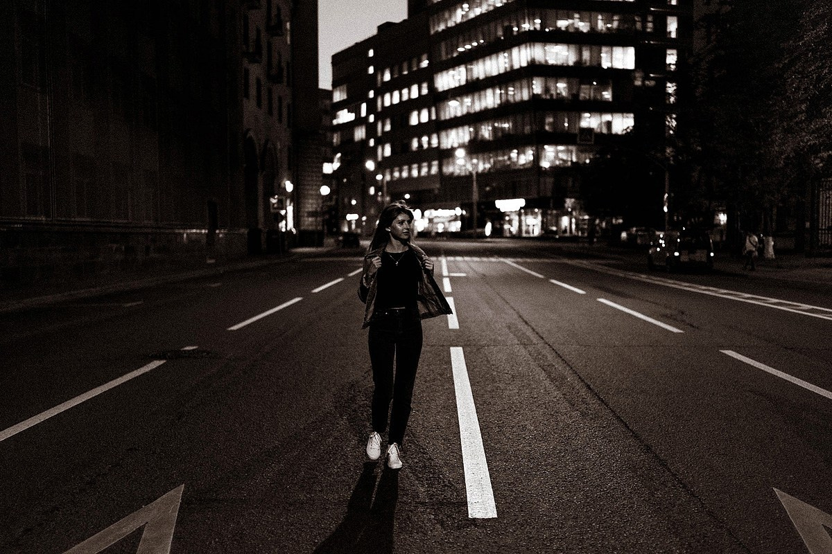 Olesay on the street. New York photographer RINAT SHAHMETOV in New York city