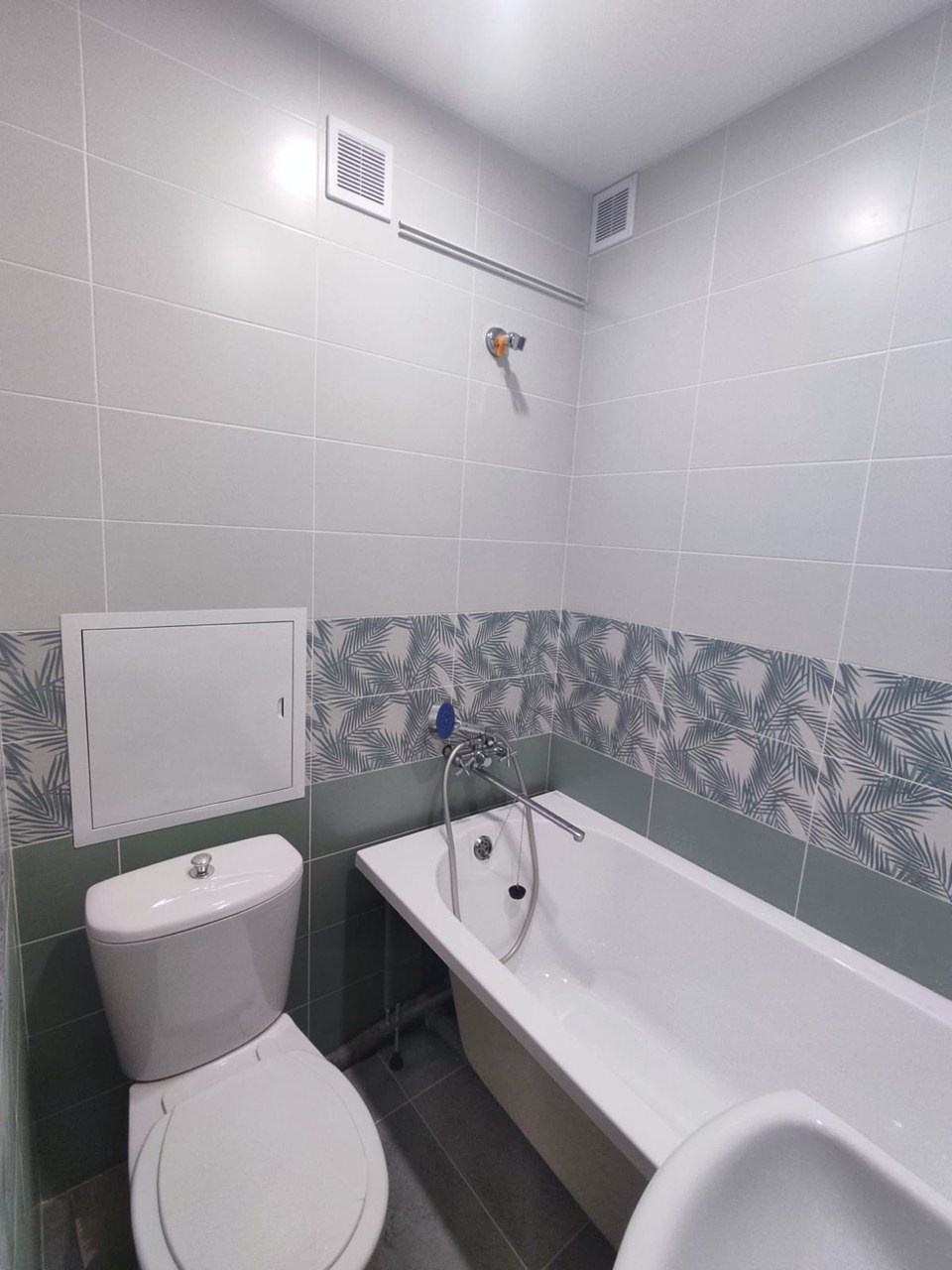 Ванная комната (ул. А. Губкина д. 1). Ремонт санузла, туалета, ванной под ключ в Казани. Укладка плитки