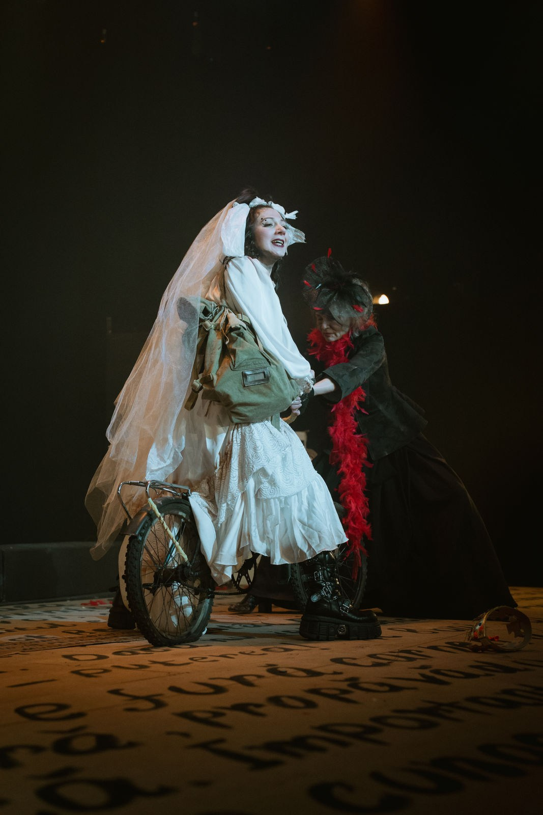 «Трехгрошовая опера». Режиссёр Даниил Филиппович