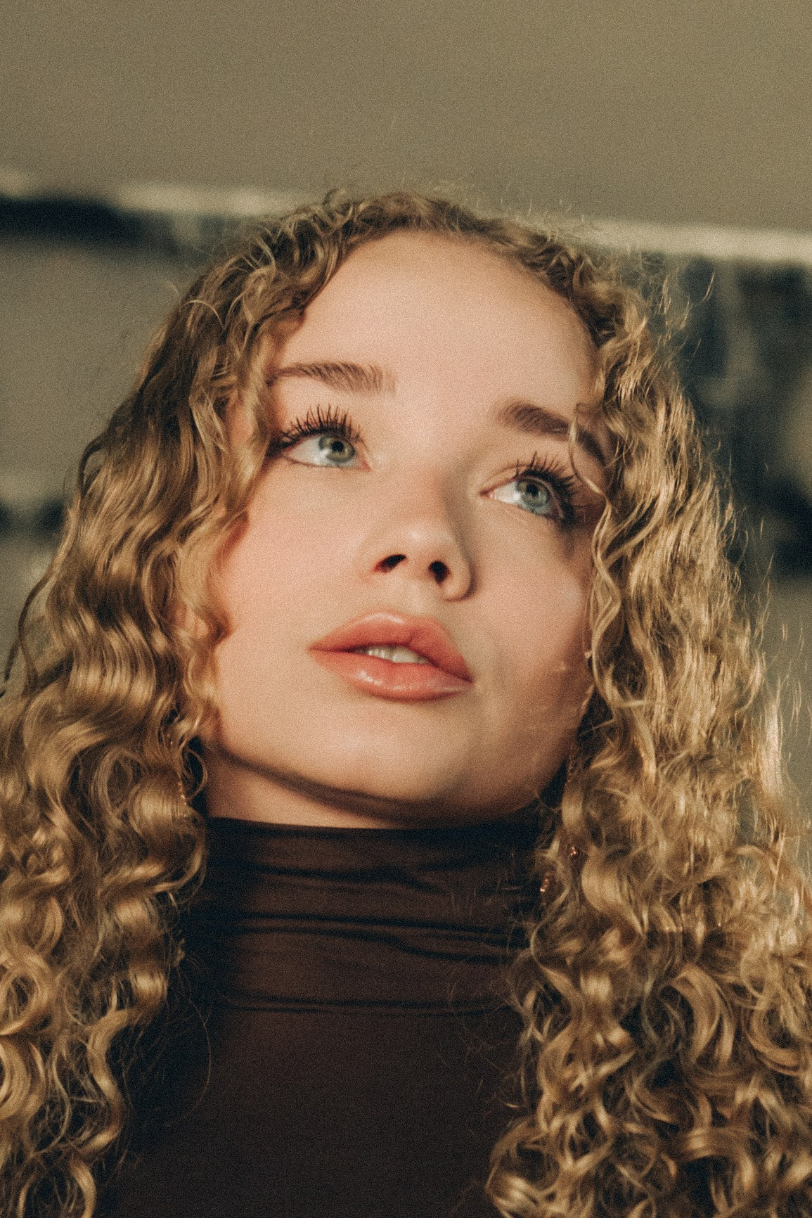 Леся | фотосессия в старинном особняке. Портретный фотограф Москва