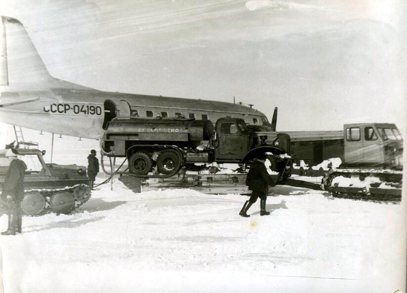 Исторические фотографии. Фотоальбом показывающий увлекательный мир авиации и мир медведей Андрея Иванова