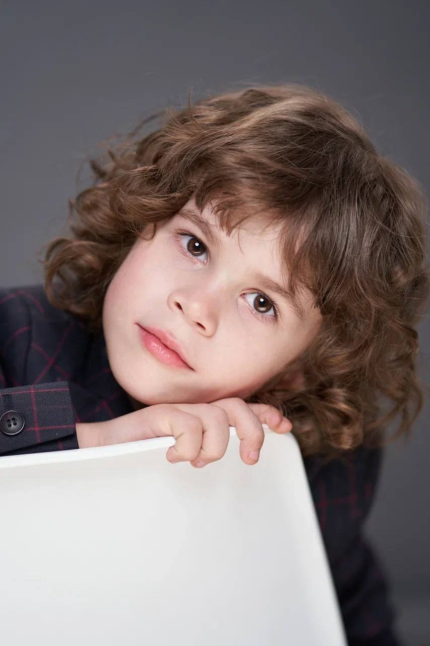 Абубакар. ТМ Продакшн — Съемка для маркетплейсов в Москве