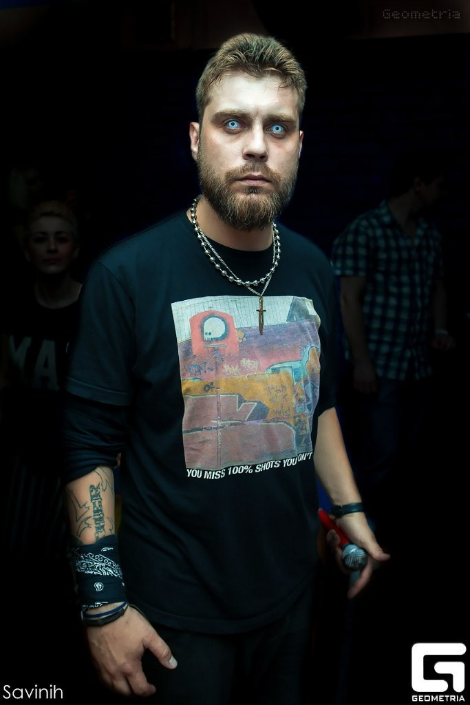 Фотограф Артём Савиных | Свадебная, репортажная, семейная съёмка Москва. Артём Савиных — профессиональный фотограф в Москве | Репортажи, свадьбы, портреты