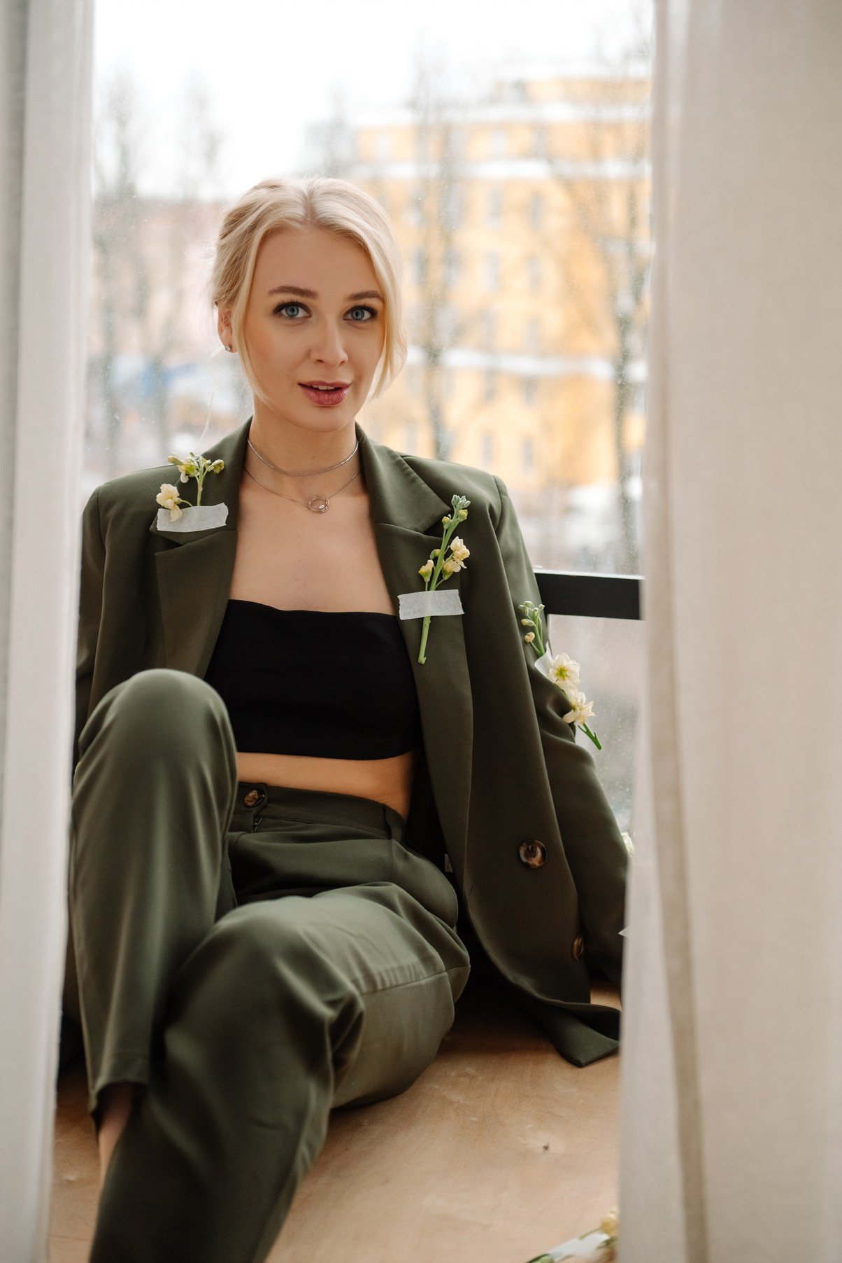 Индивидуальная. Деловой образ с цветами. Свадебный и сеейный фотограф в Санкт-Петербурге Елена Худякова