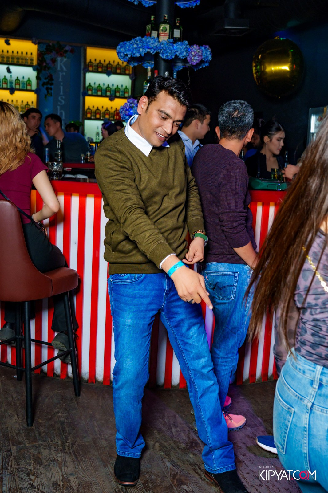 UYAT EMES BAR. КИПЯТКОМ АЛМАТЫ!