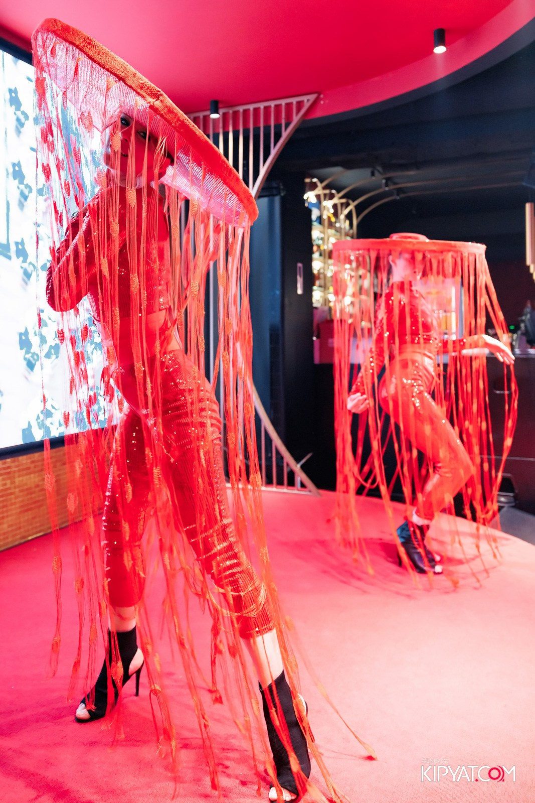 ЗАЯ, НА БИС. КИПЯТКОМ АЛМАТЫ!