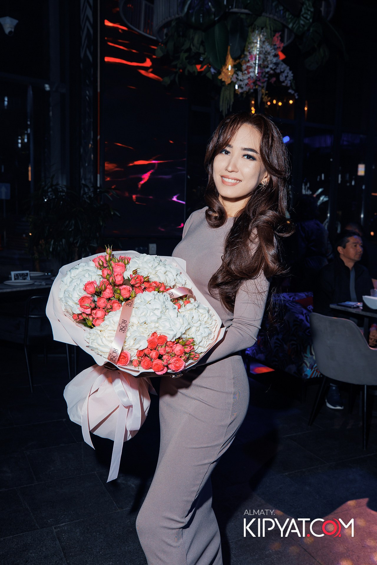 FRIENDS BAR & TERRACE. КИПЯТКОМ АЛМАТЫ! Фотосъемка мероприятий в Алматы