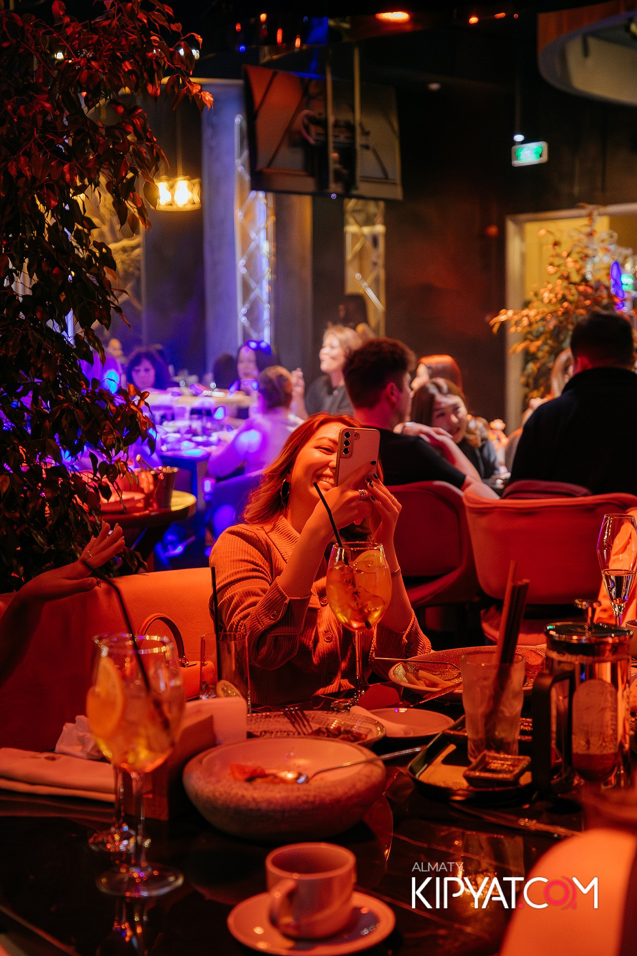 MOOD KARAOKE & TERRACE. КИПЯТКОМ АЛМАТЫ!