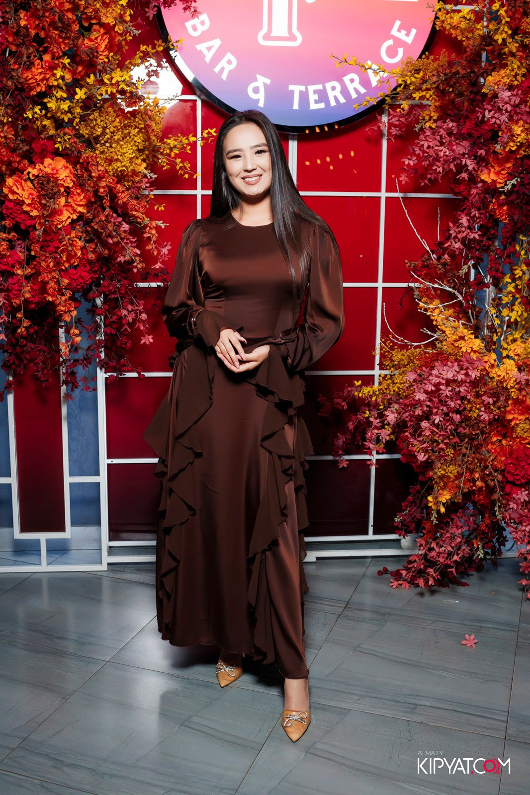 FRIENDS BAR & TERRACE. КИПЯТКОМ АЛМАТЫ!