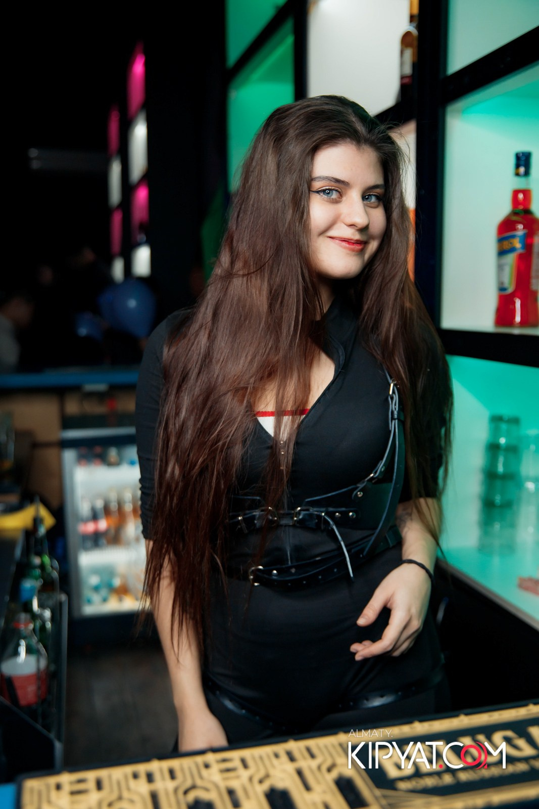 UYAT EMES BAR. КИПЯТКОМ АЛМАТЫ!