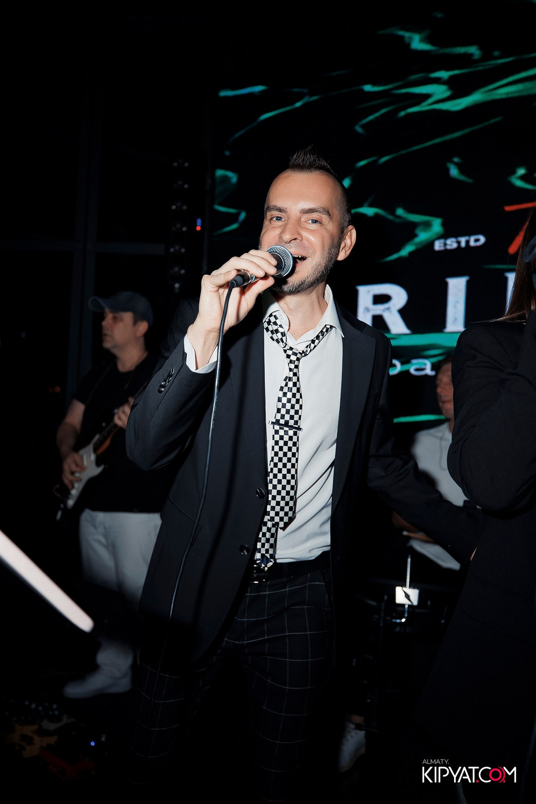 FRIENDS BAR & TERRACE. КИПЯТКОМ АЛМАТЫ!