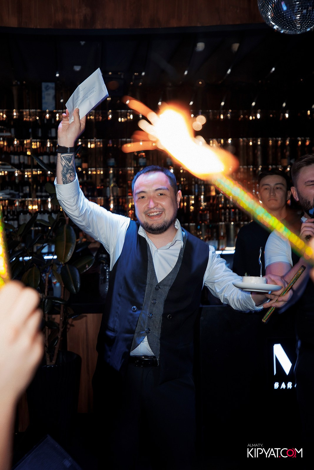 MOOD BAR & KARAOKE. КИПЯТКОМ АЛМАТЫ!