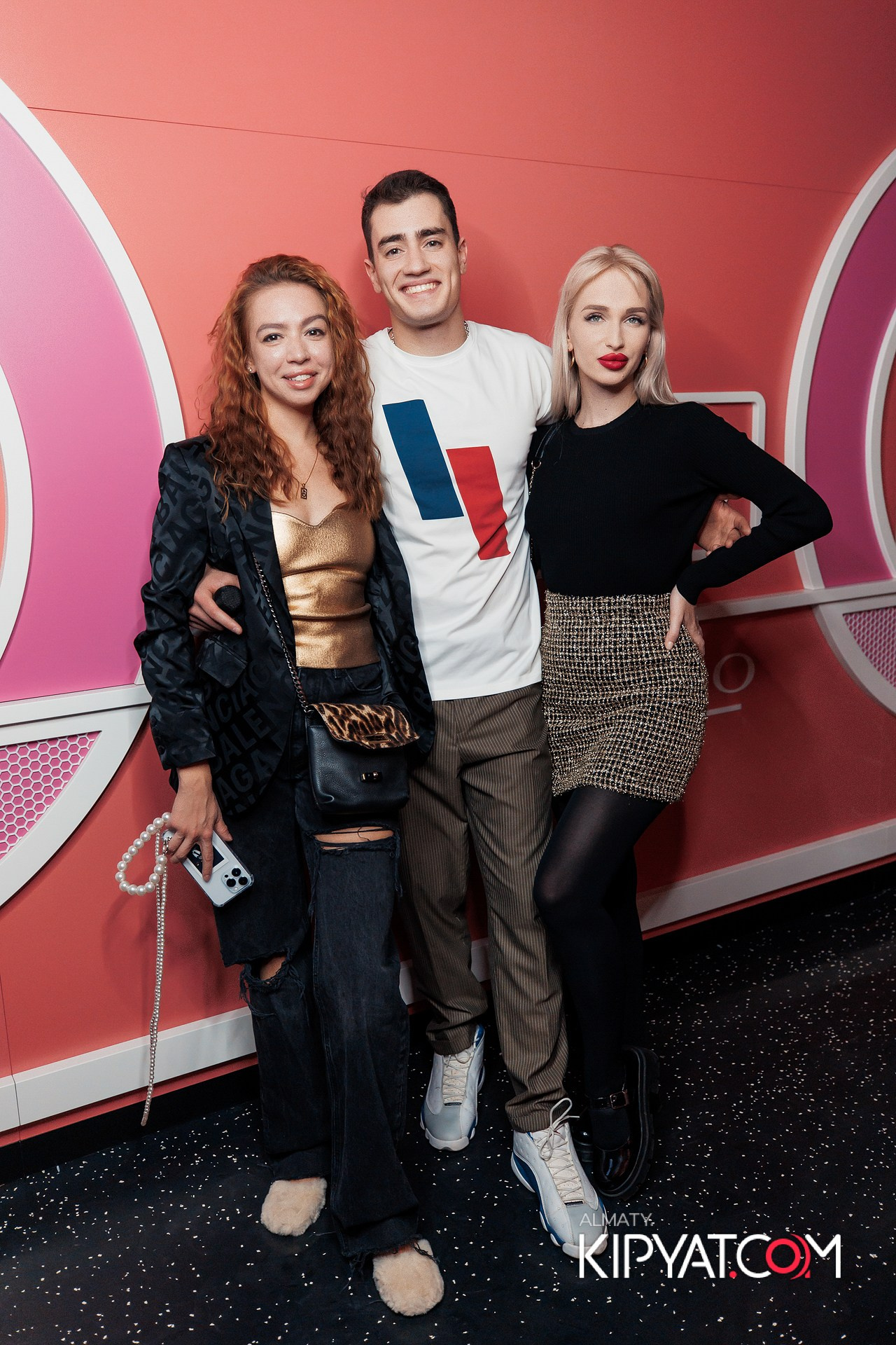 КОНЦЕРТ ГРУППЫ HIFI SANTA BARBARA. КИПЯТКОМ АЛМАТЫ!