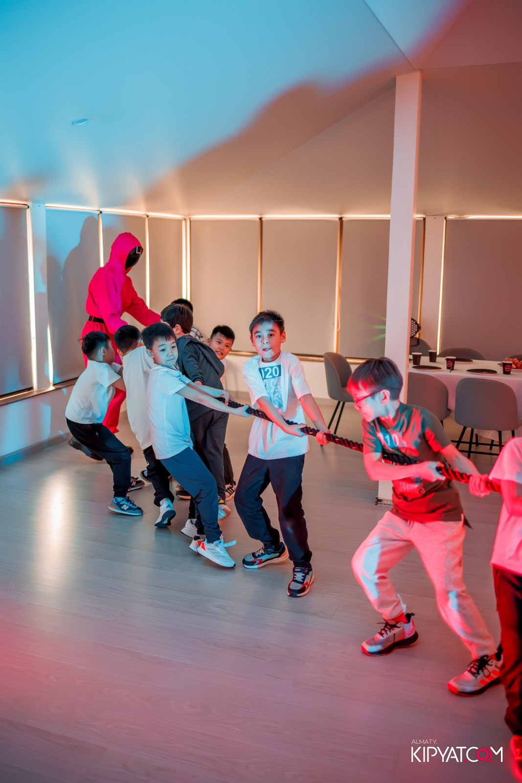 КВЕСТ-ШОУ ALAROVICH ИГРА В КАЛЬМАРА. КИПЯТКОМ АЛМАТЫ!