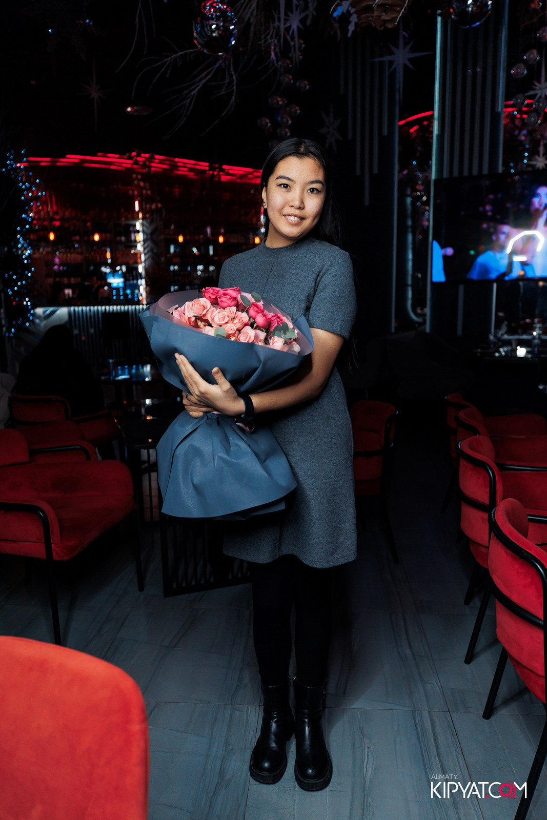 FRIENDS BAR & TERRACE. КИПЯТКОМ АЛМАТЫ!