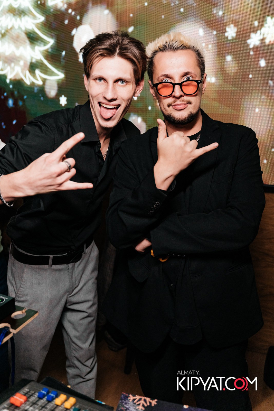 ГРУЗИНСКИЙ ДВОР НА КАБАНБАЙ БАТЫРА. КИПЯТКОМ АЛМАТЫ!