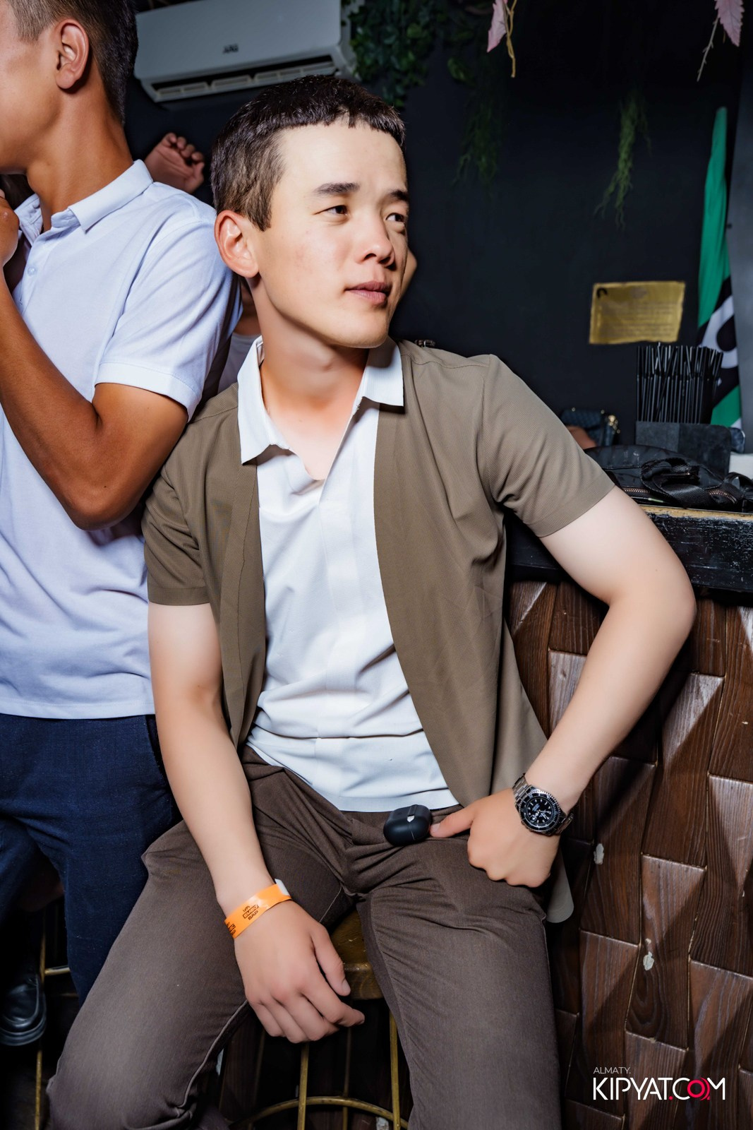 UYAT EMES BAR. КИПЯТКОМ АЛМАТЫ!