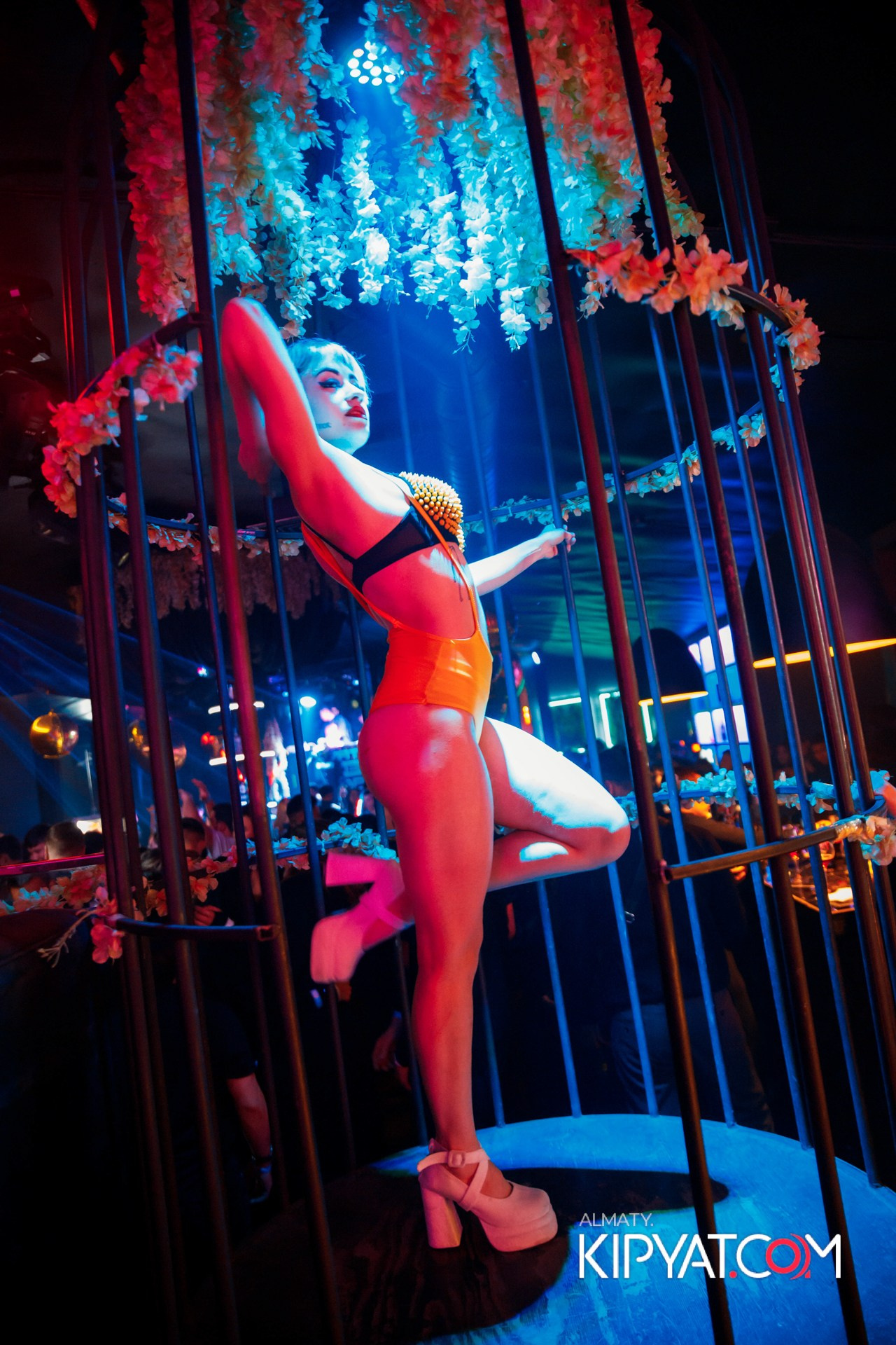 UYAT EMES BAR. КИПЯТКОМ АЛМАТЫ!