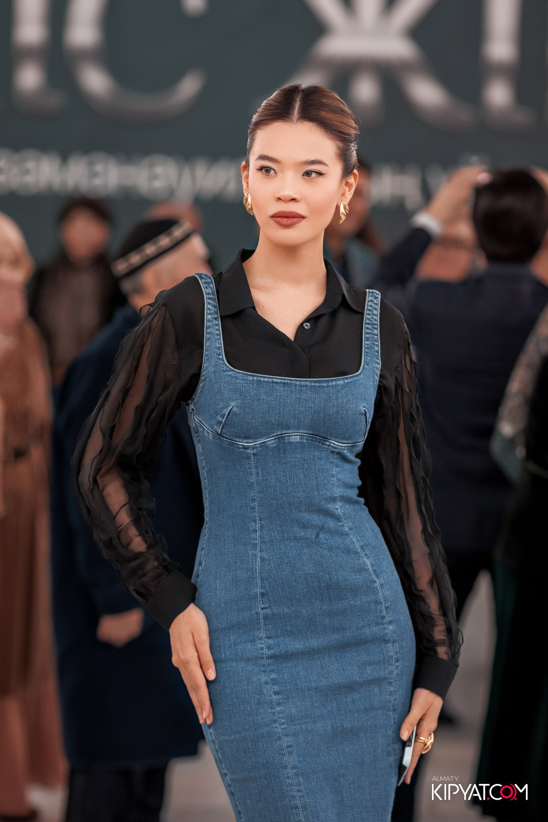 FASHION ПОКАЗ, КАЗАХСКОЙ НАЦИОНАЛЬНОЙ ОДЕЖДЫ. КИПЯТКОМ АЛМАТЫ!