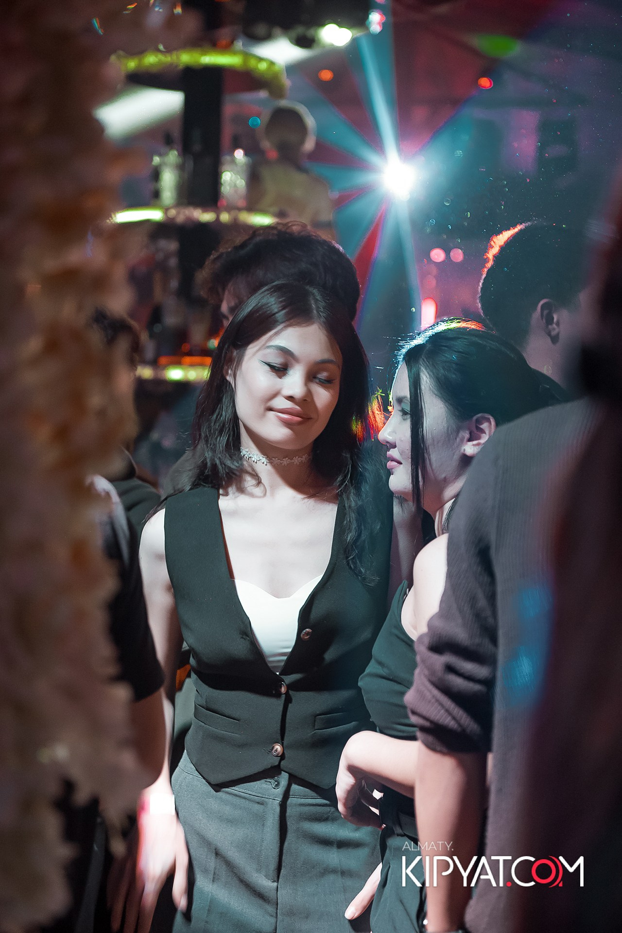 UYAT EMES BAR. КИПЯТКОМ АЛМАТЫ!