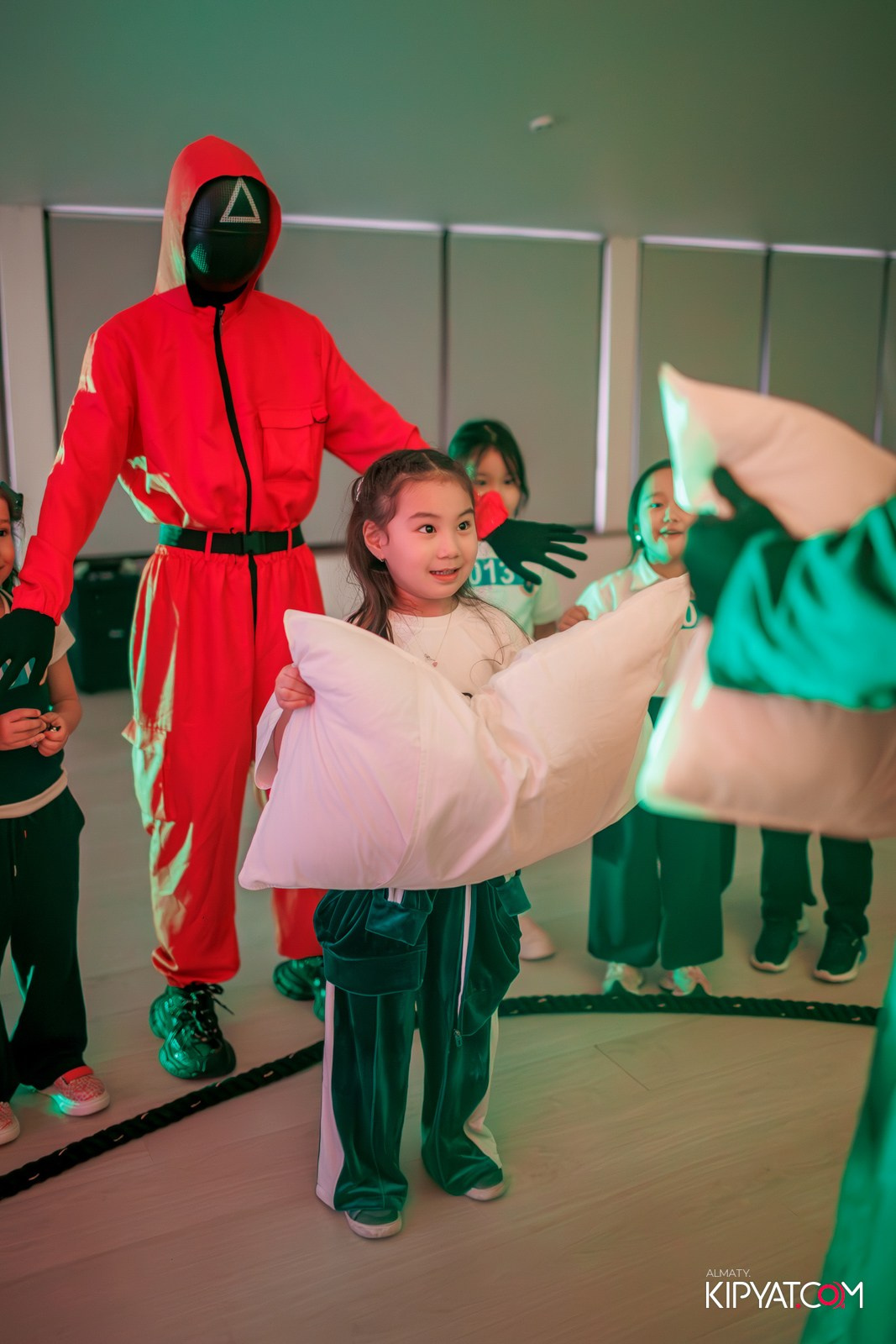 КВЕСТ-ШОУ ALAROVICH ИГРА В КАЛЬМАРА. КИПЯТКОМ АЛМАТЫ!