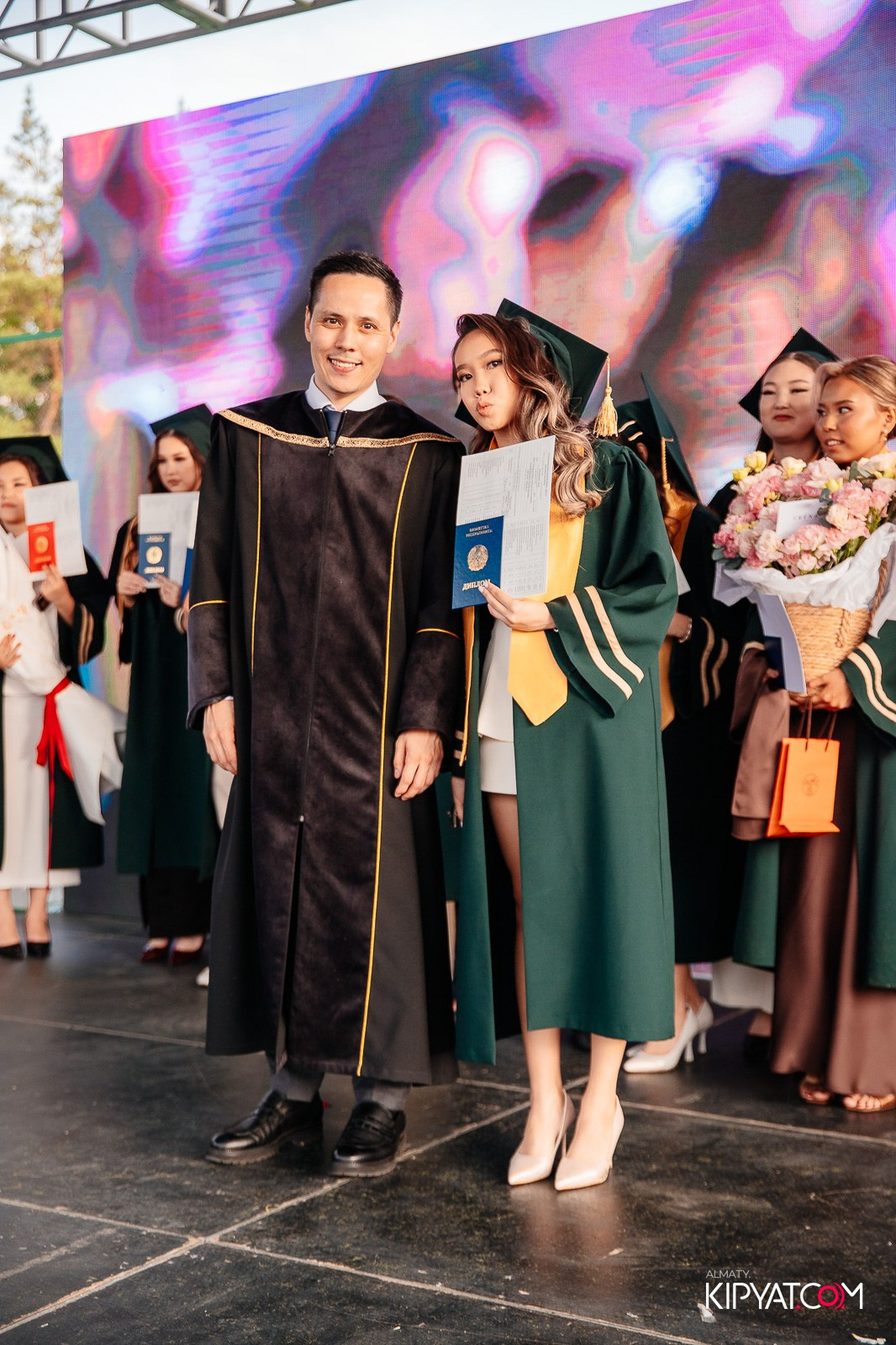 ВРУЧЕНИЕ ДИПЛОМОВ — НАРХОЗ КОЛЛЕДЖ. Part 3. КИПЯТКОМ АЛМАТЫ!