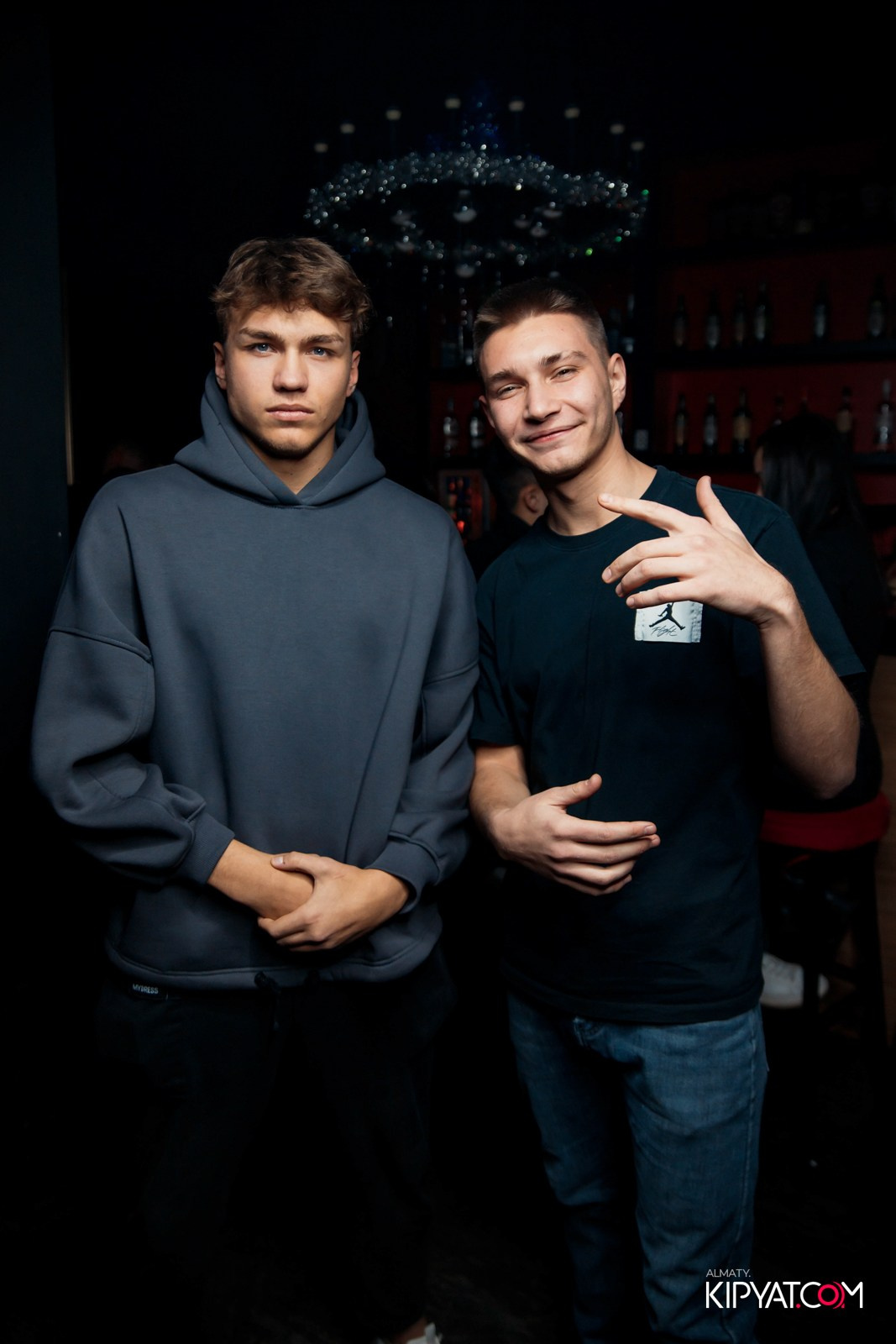 UYAT EMES BAR. КИПЯТКОМ АЛМАТЫ!