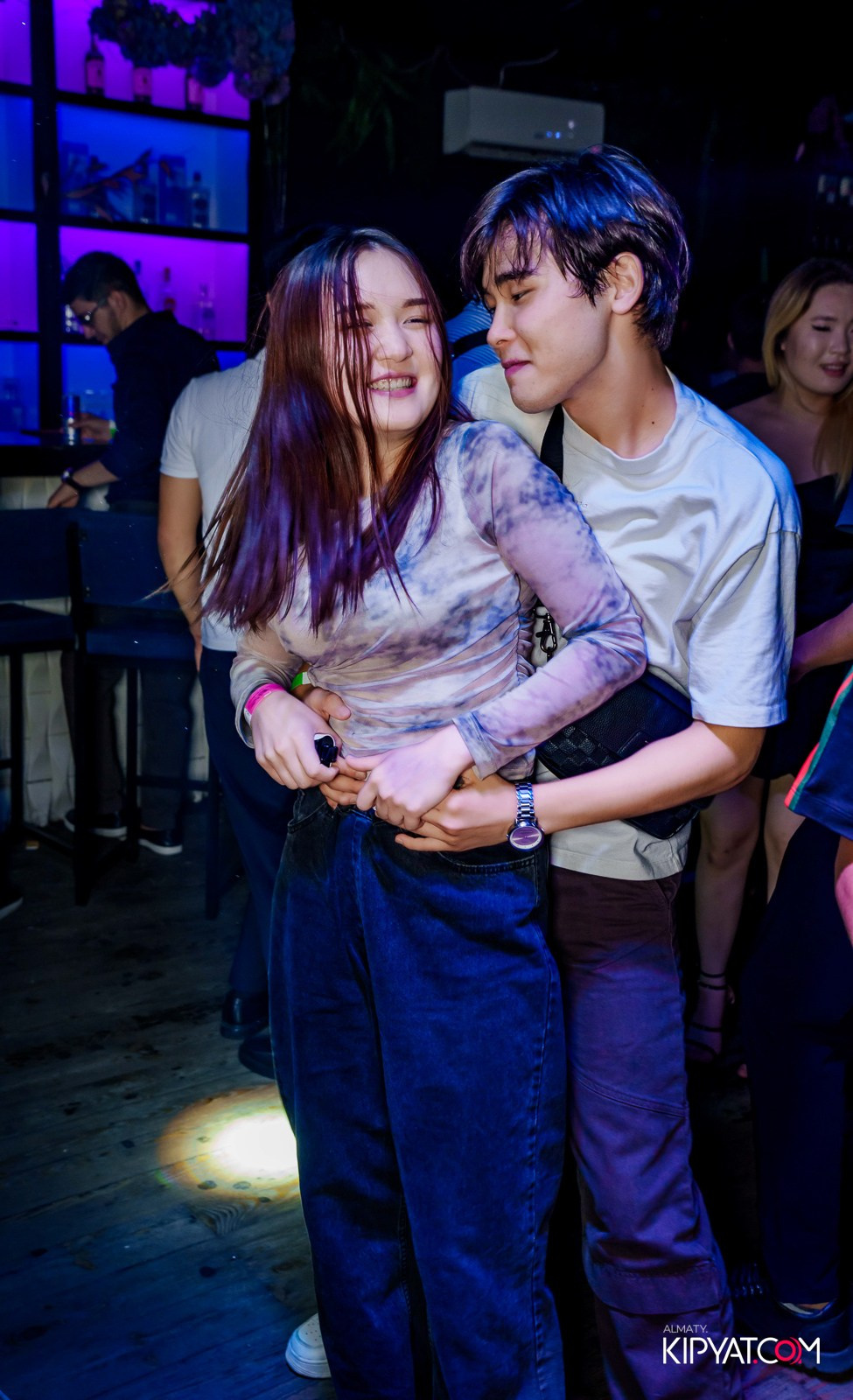 UYAT EMES BAR. КИПЯТКОМ АЛМАТЫ!