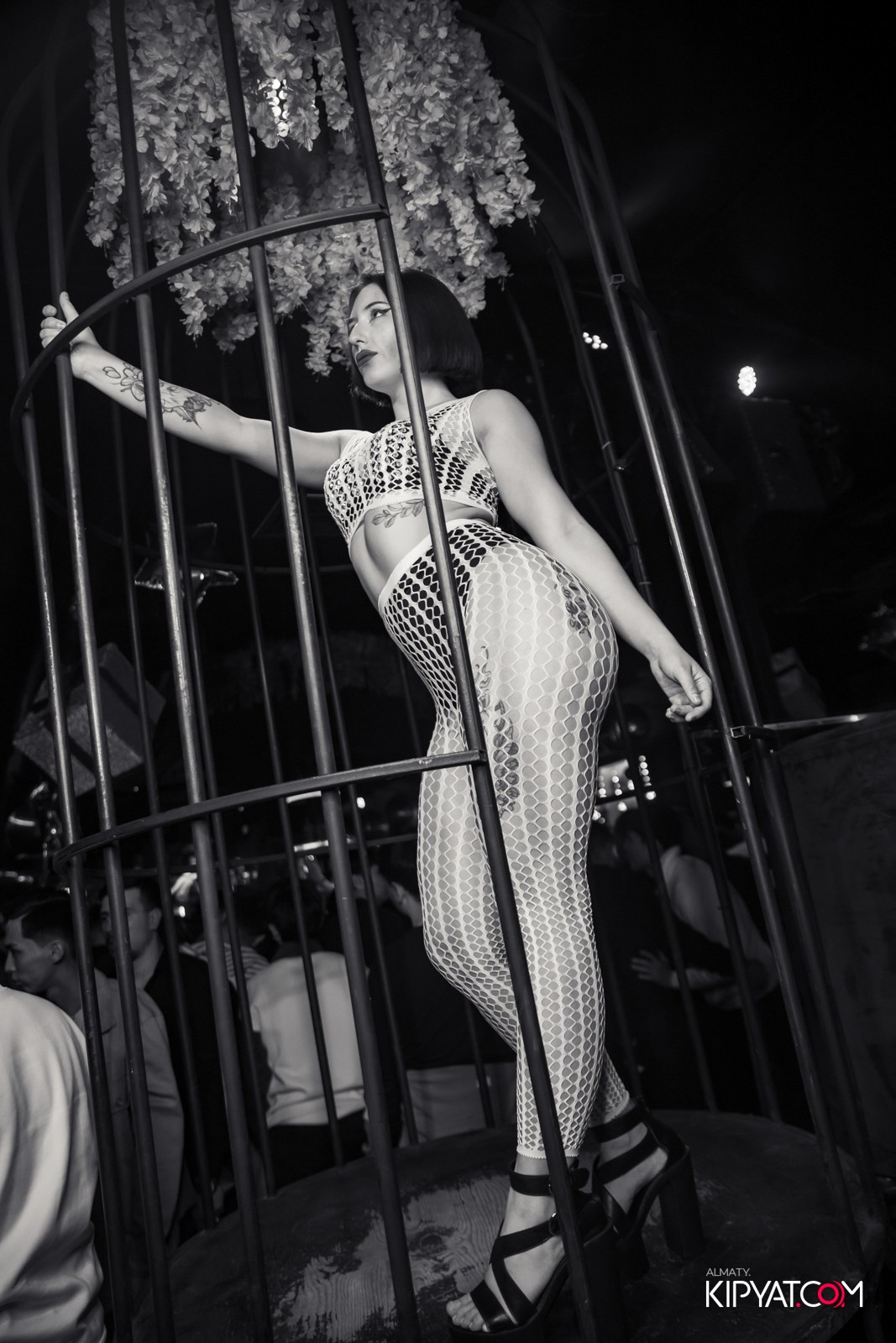 UYAT EMES BAR. КИПЯТКОМ АЛМАТЫ!