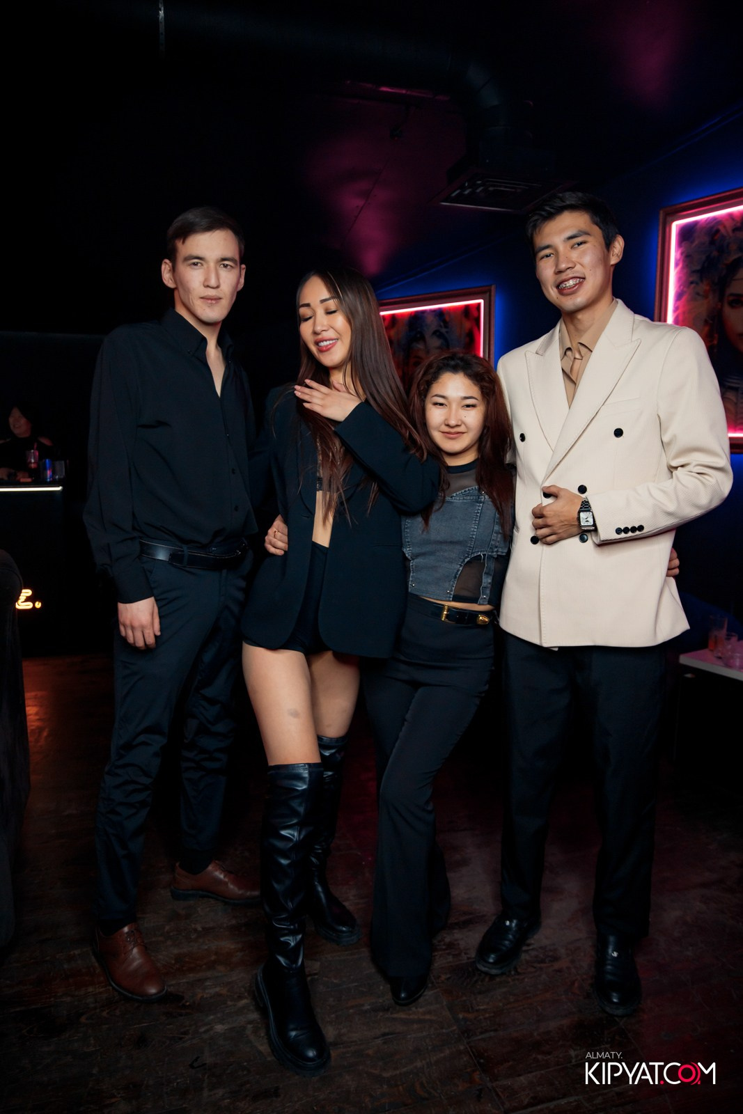 UYAT EMES BAR. КИПЯТКОМ АЛМАТЫ!