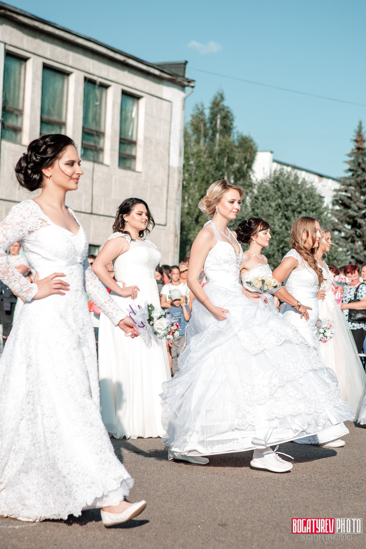 ПАРАД НЕВЕСТ — 2019. Профессиональный фотограф в Мценске и Орловской области