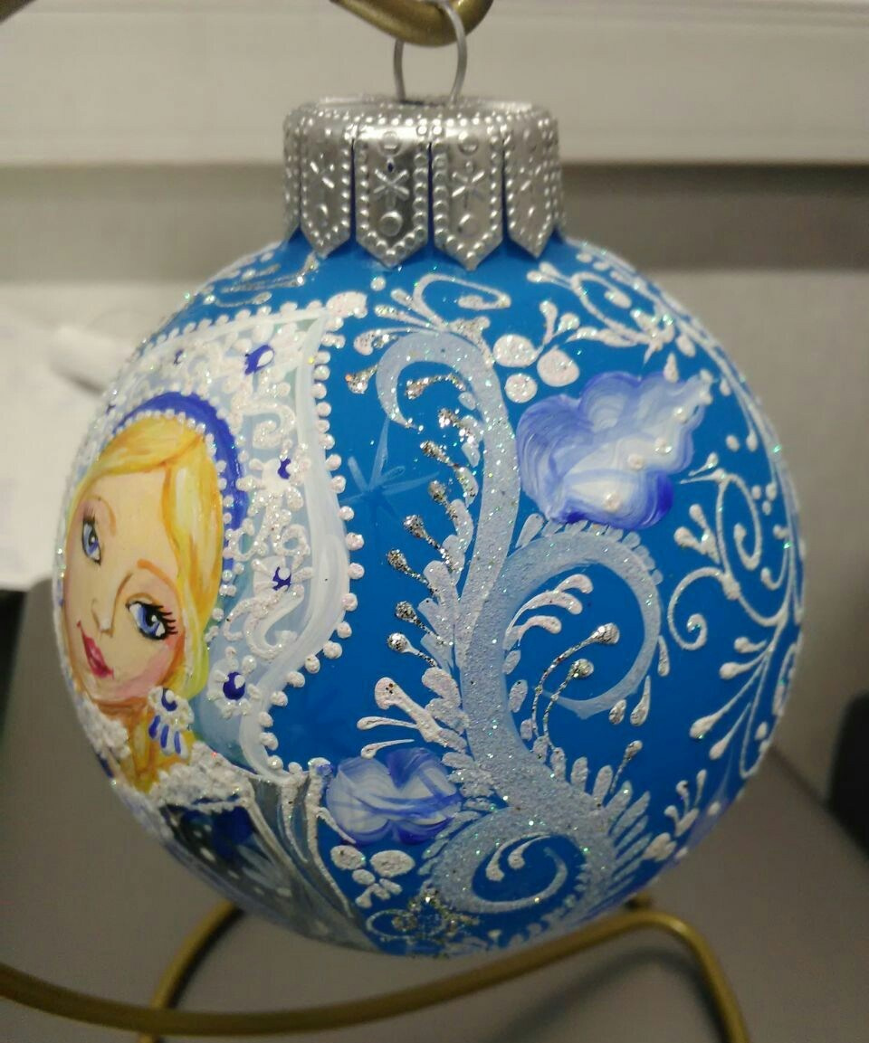 Художественная ручная роспись елочных шаров, корпоративные подарки и восковые аромасвечи