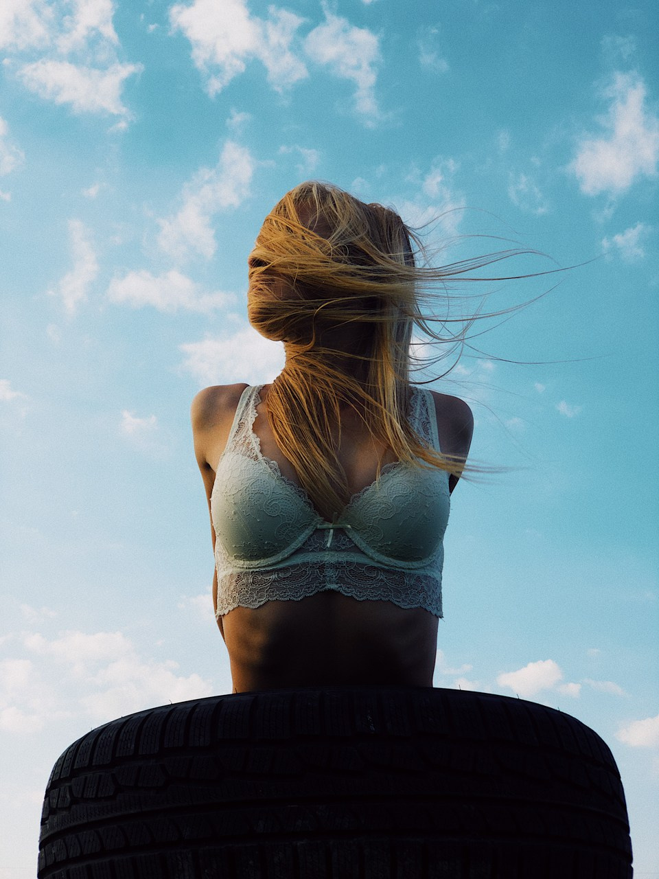 Современная концептуальная фотография о теле, уязвимости и идентичности. Визуальная практика на стиле честности, пост-иронии и искусства.Рекламная фотография, Концептуальная фотография, Современный художник, Психология, Коммерческий фотограф, Репортажный фотограф, Стрит фотография, Арт, Сюрреализм, Мобильная фотография, Снято на айфон, Дима Бурза