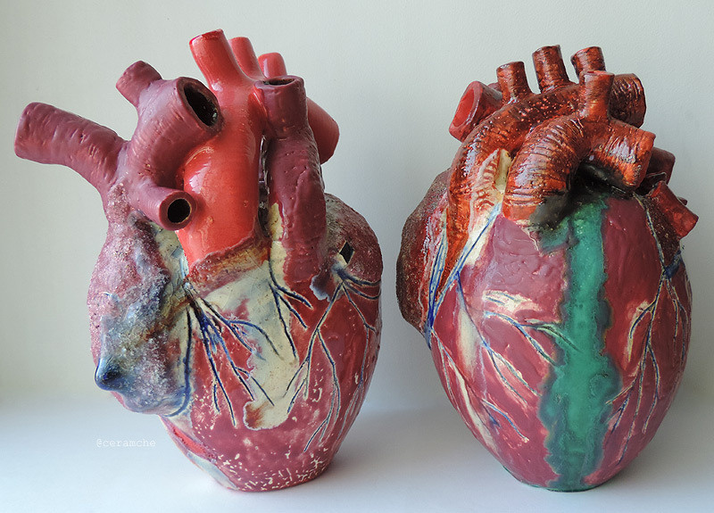 Керамическое сердце. Ручная лепка с добавлением стекла,  речного песка, роспись ангобами и глазурями. Авторская керамика Марии Чудиной Ceramche, ручная работа, высокий обжиг.