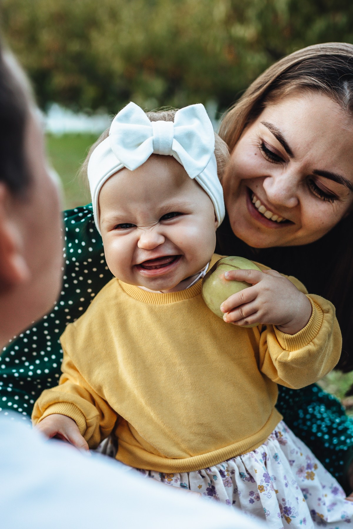 Иван, Ольга и Мира — в персиковом саду. Семейный фотограф Новороссийск, Анапа, Геленджик — Юлия Давыдова