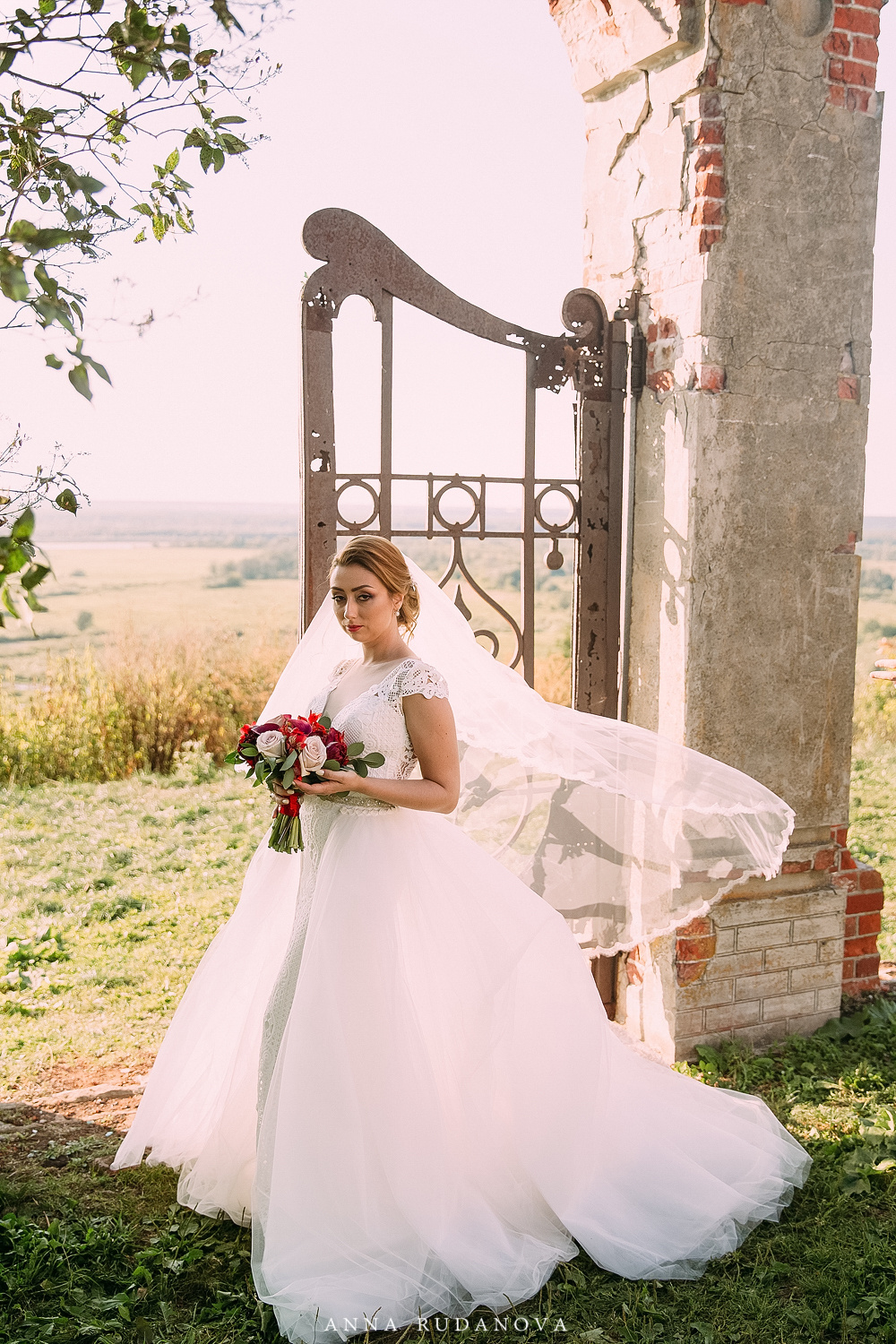Фотограф Анна Руданова. Свадебная фотосессия в Усадьбе Рукавишниковых
