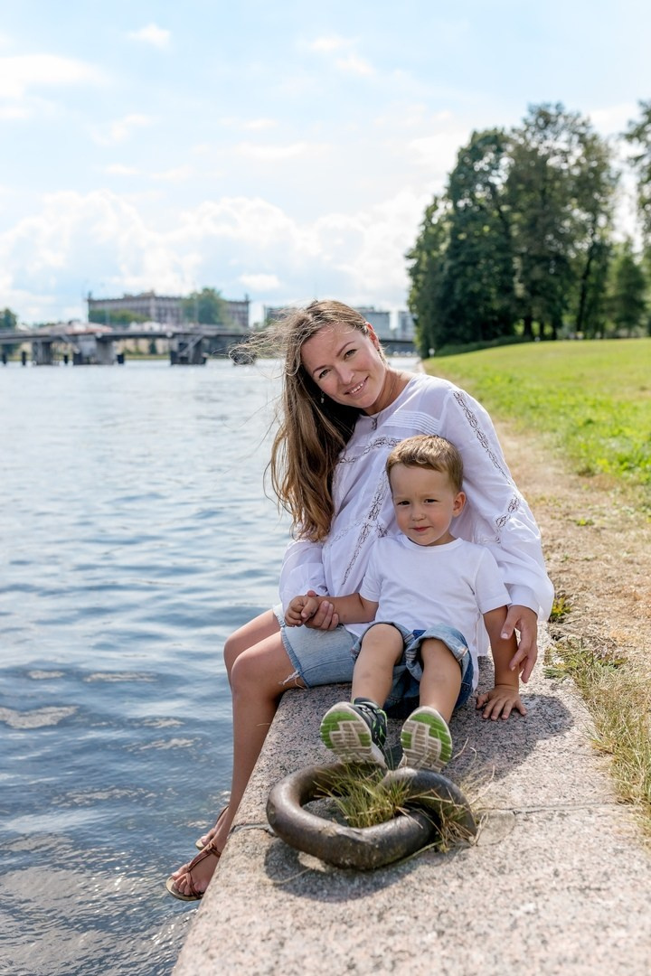 «Лето, семья, парк: идеальная фотосессия». Свадебный и Репортажный фотограф в Санкт-Петербурге