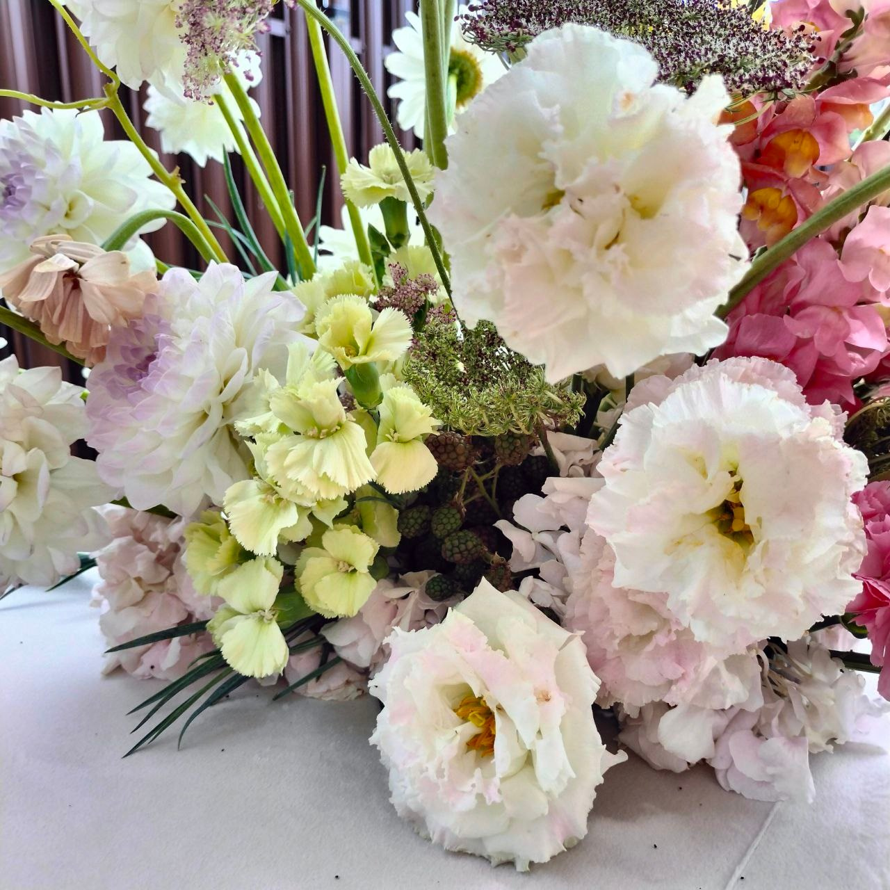 цветы на заказ. цветы. флорист дизайнер. клиентский сервис. головинский район. сао. флорист ховрино. флорист головинскийрайон. флорист клин. оформление цветами. цветочное оформление. оформление живыми цветами. современная флористика. камерная свадьба. большая свадьба. флорист на свадьбу москва. декоратор на свадьбу. концепция свадьбы. ручная работа. маленькая свадьба. бюджетная свадьба. дорогая свадьба. работа на заказ. живые цветы. украшение живыми цветами