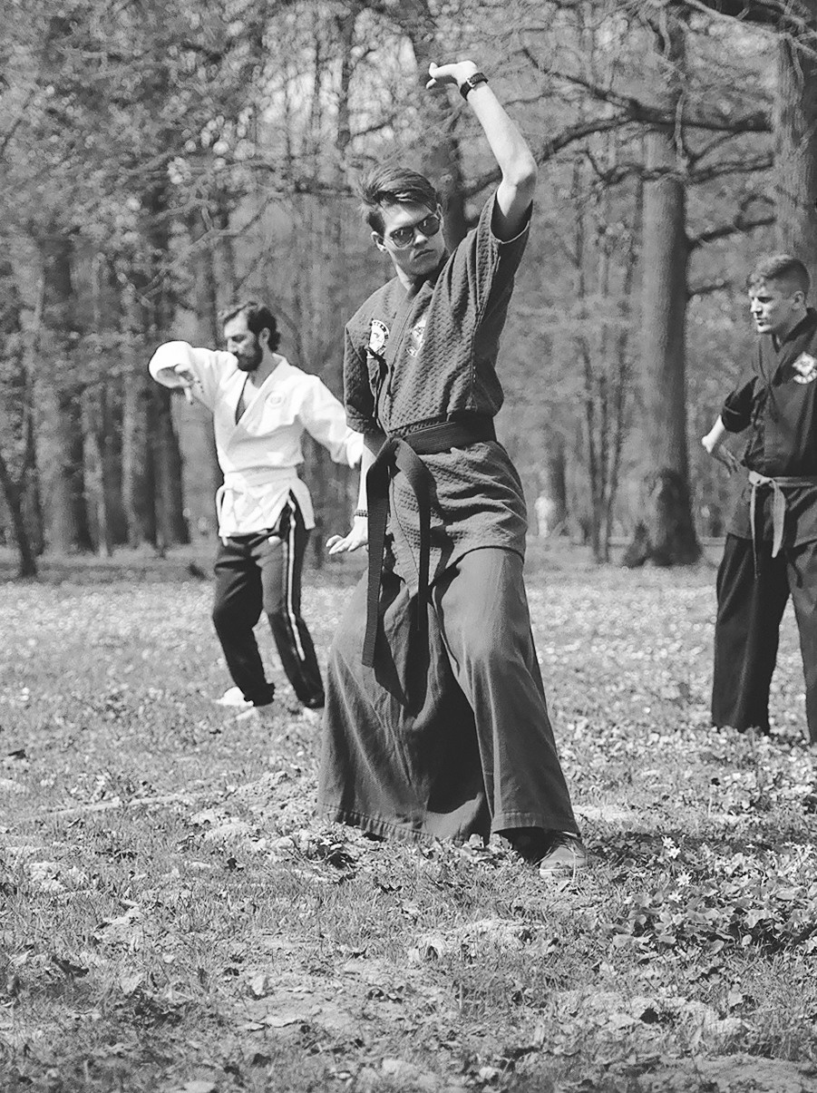 Занятия гуппы хапкидо в парке. Балетный фотограф Москва Майоров Николай